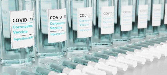 Что говорят о вакцинации от коронавируса священники и врачи?