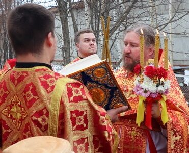 Пасхальное поздравление настоятеля нашего храма Константина Грязина