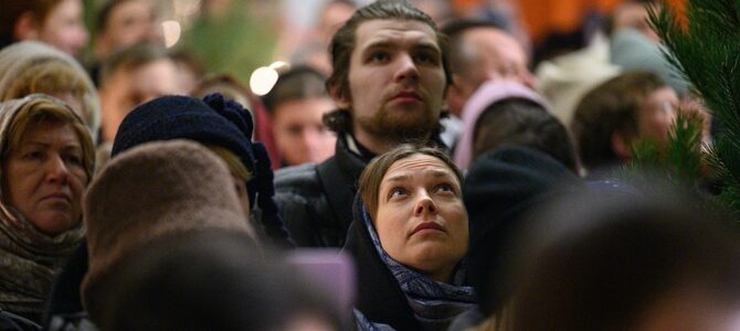 Как молиться в Церкви во время Литургии